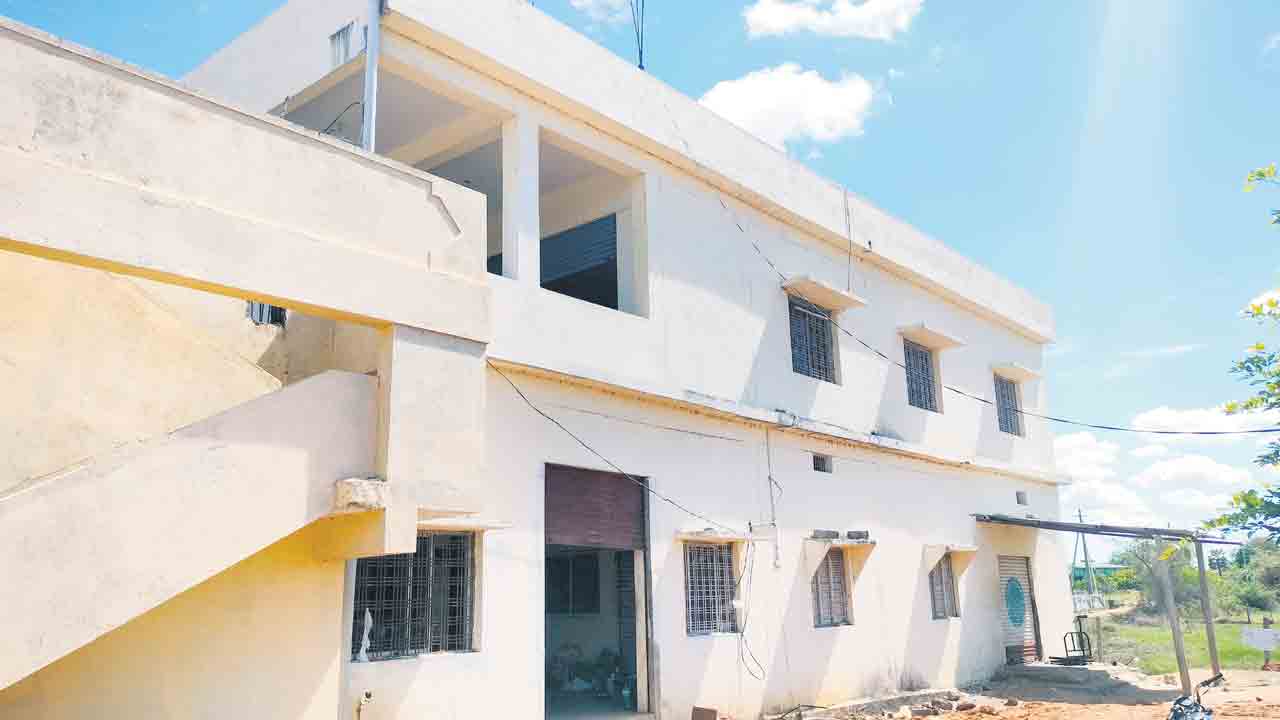 దహెగాం పీఏసీఎస్‌లో పందికొక్కులు