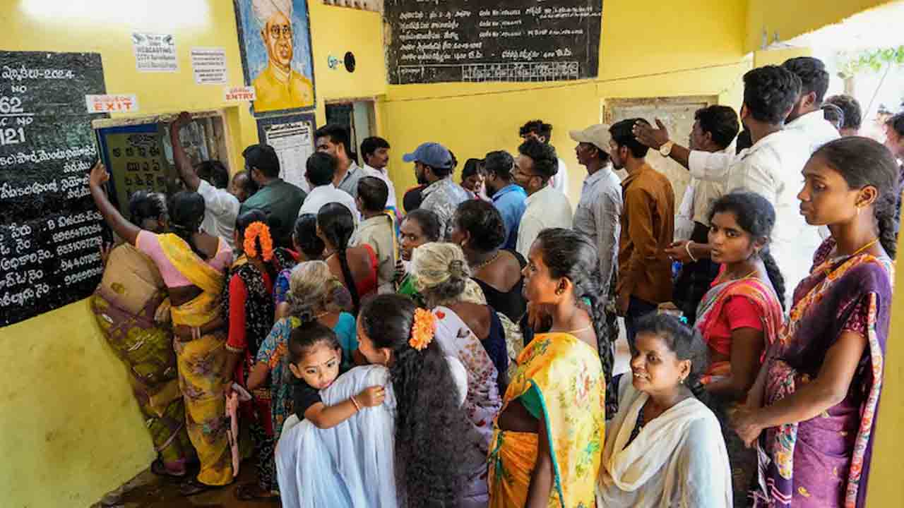 AP Elections | ఏపీలో మధ్యాహ్నం వరకు 55.49 శాతం పోలింగ్‌‌.. కేంద్రాల వద్ద బారులు తీరిన ఓటర్లు