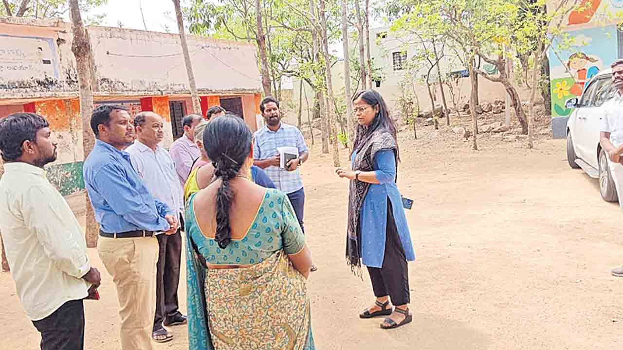 పాఠశాలల్లో పనులను వేగంగా చేపట్టాలి