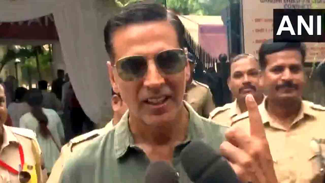 Lok Sabha Elections | తొలిసారి ఓటేసిన 56 ఏళ్ల అక్షయ్‌ కుమార్‌.. కొనసాగుతున్న పోలింగ్‌