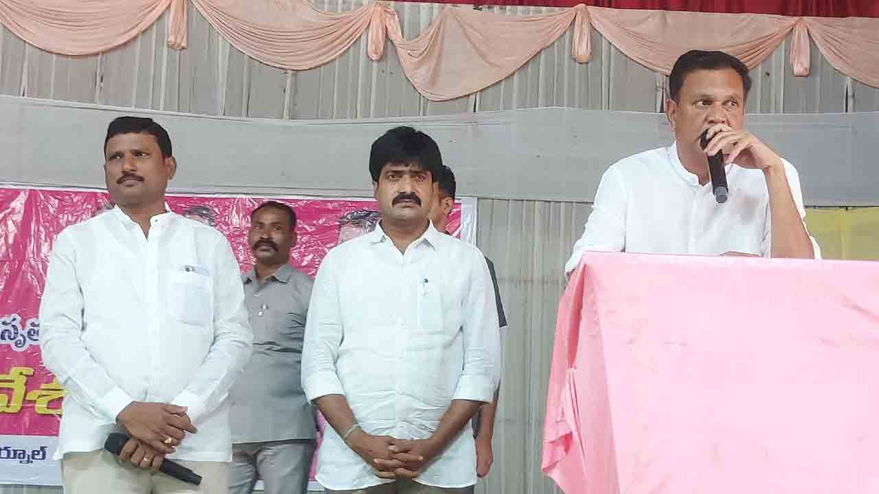 అబద్ధాలతో అధికారంలోకి..