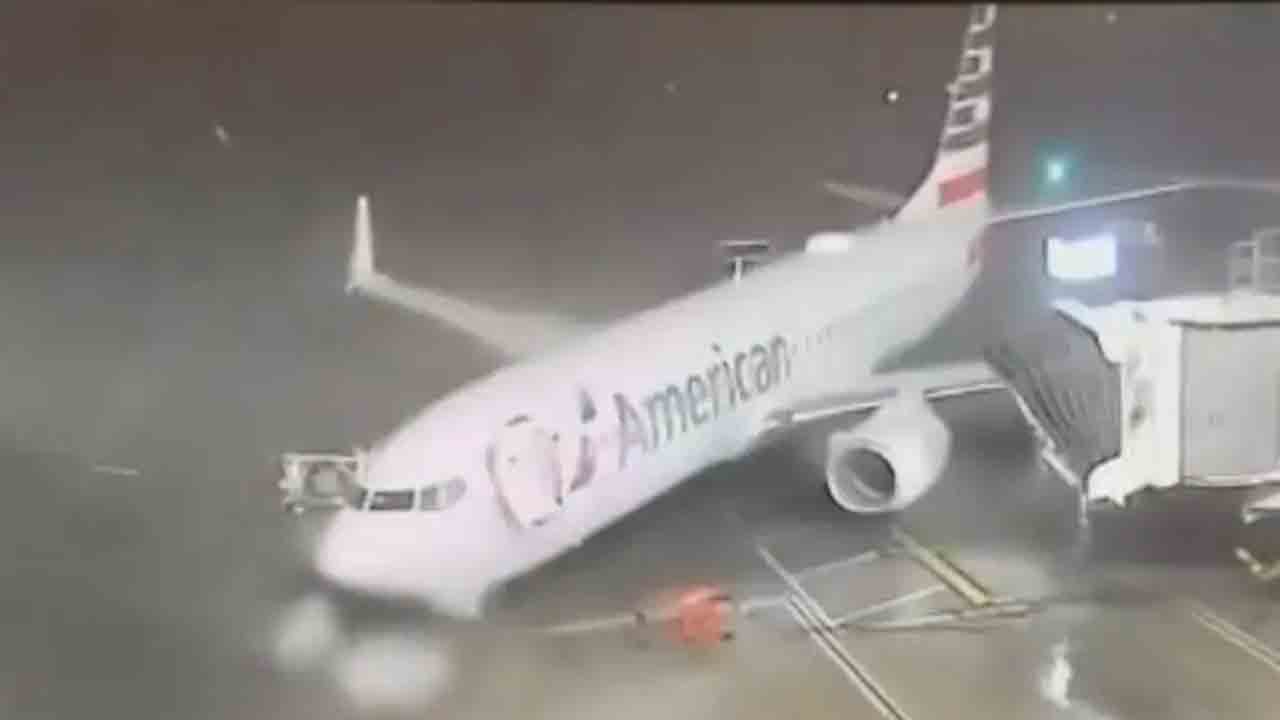 Body Found Inside Plane Wheel | విమానం చక్రంలో వ్యక్తి మృతదేహం.. తనిఖీ   సందర్భంగా గుర్తింపు