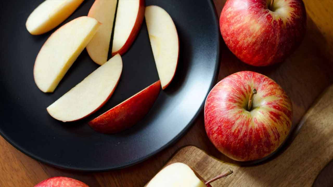 Kitchen tips | కోసిన పండ్ల ముక్కలు రంగు మారొద్దంటే ఈ టిప్స్‌ పాటించండి..!