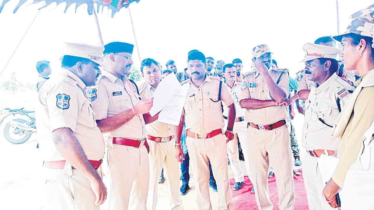 అటవీ అధికారులు X పోడు రైతులు