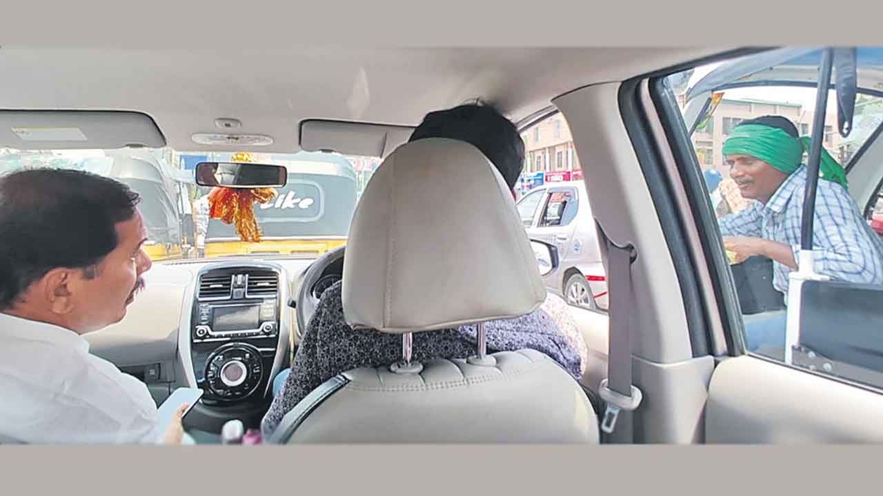 ఫ్రీ బస్సుతో పొట్ట కొట్టిండ్రు