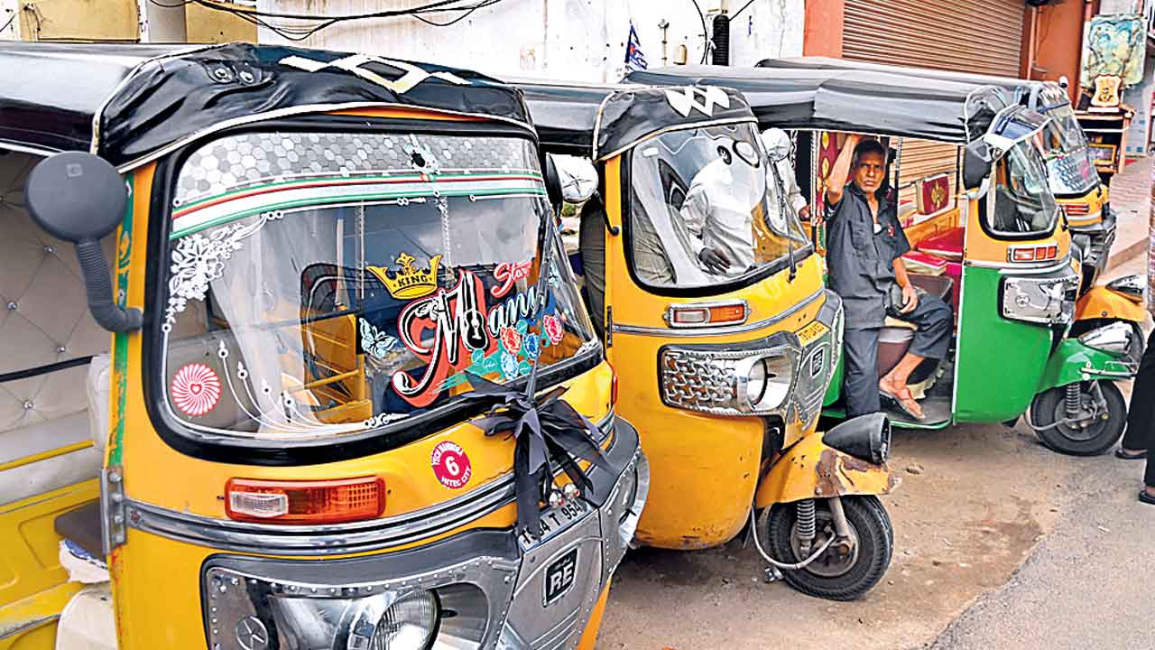 Auto Drivers | కిస్తీ కడ్తవా? చస్తవా?.. ఆటోడ్రైవర్లకు ఫైనాన్షియర్ల తీవ్ర వేధింపులు