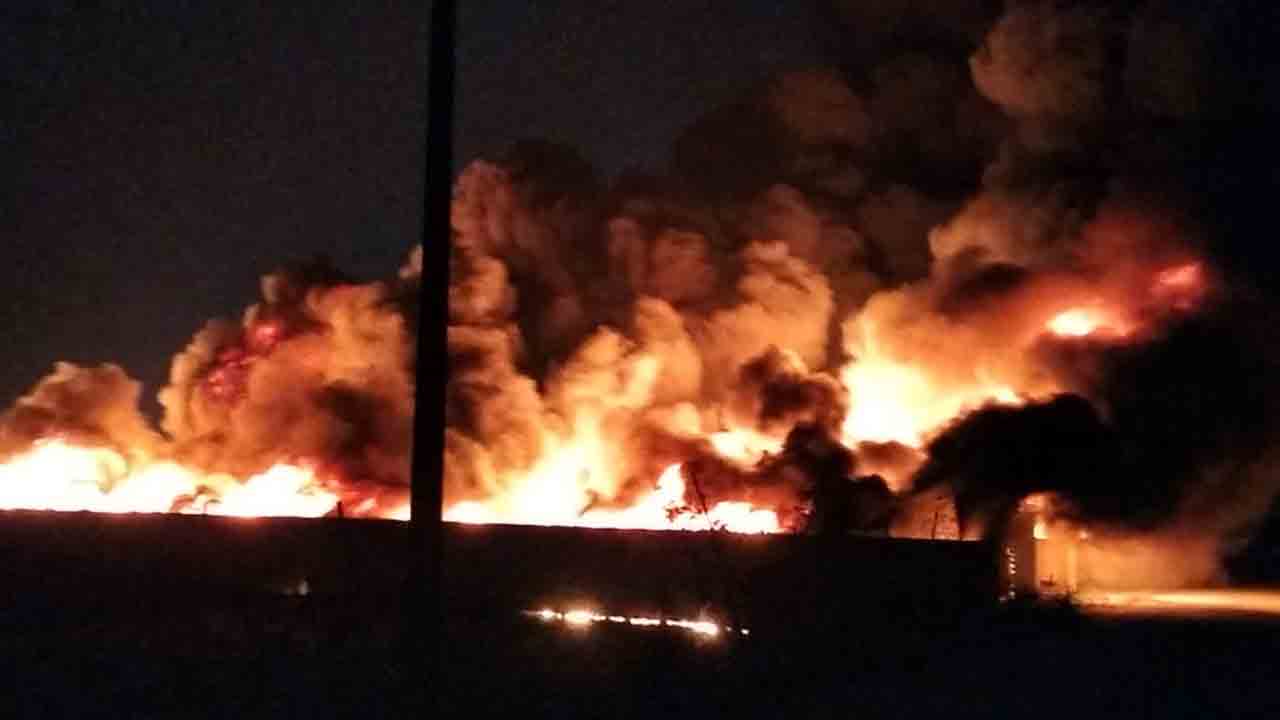 Sanga Reddy | బొంతపల్లి పారిశ్రామికవాడలో అగ్ని ప్రమాదం..భారీగా ఆస్తినష్టం..!