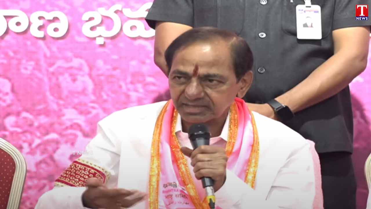 KCR | ప్రభుత్వ అసమర్థతతో రాష్ట్రం నుంచి పరిశ్రమలు తరలిపోతున్నయ్‌ : కేసీఆర్‌