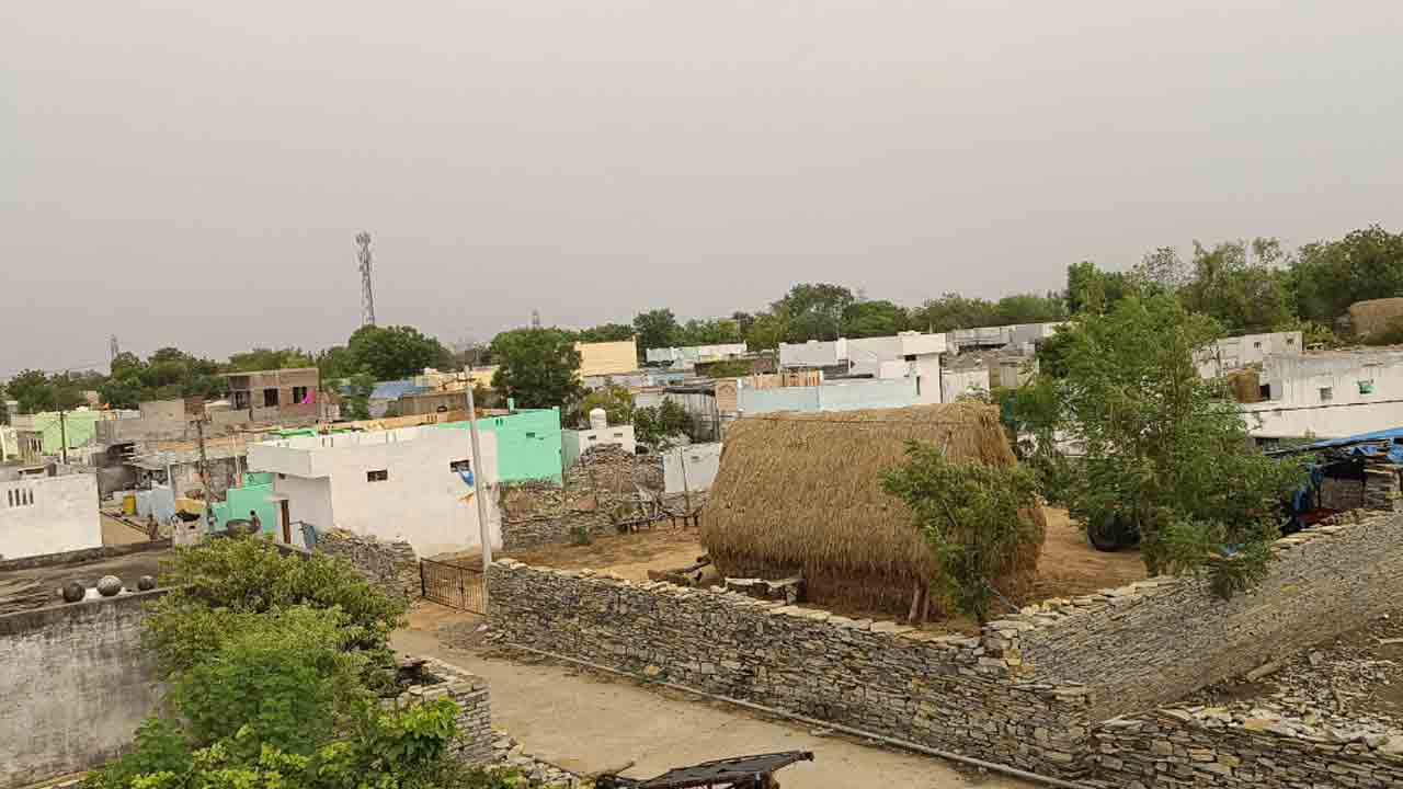 వీడని మిస్టరీ !