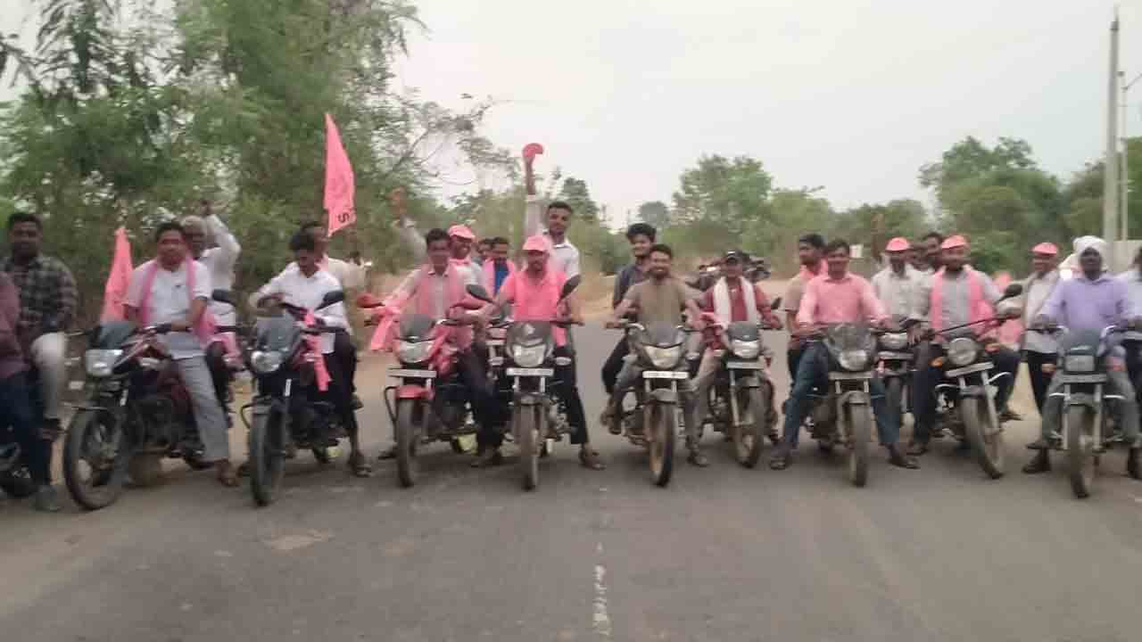 కేసీఆర్‌ రోడ్‌షోకు తరలిన శ్రేణులు