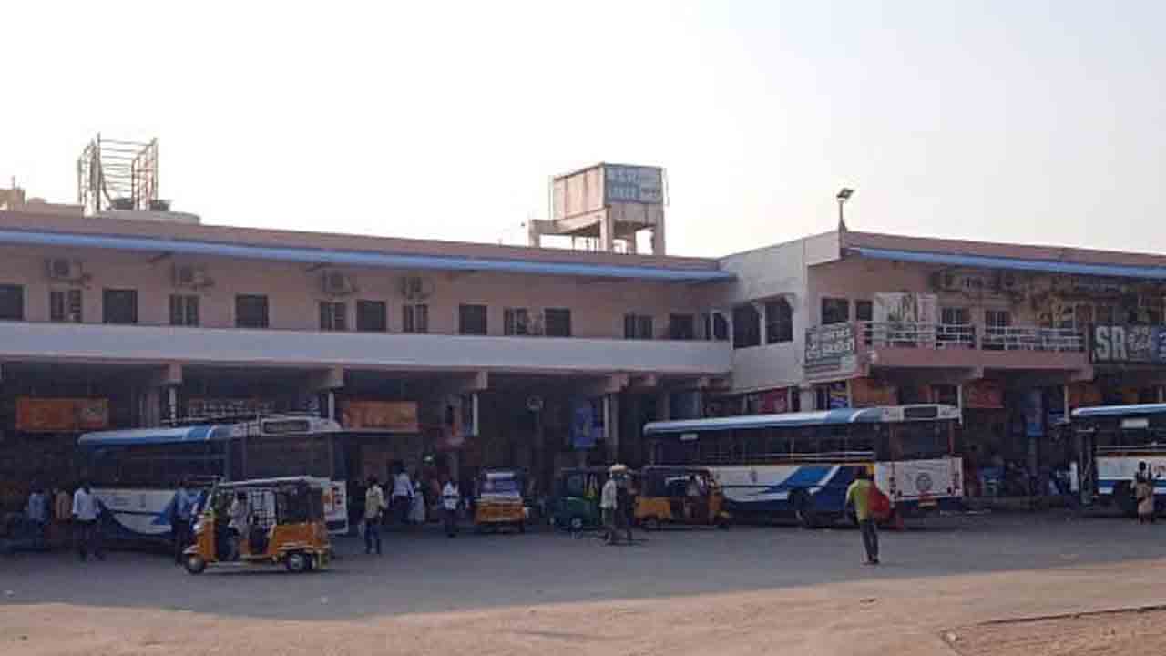 భువనగిరి బస్టాండ్‌లో దొంగల హల్‌చల్‌