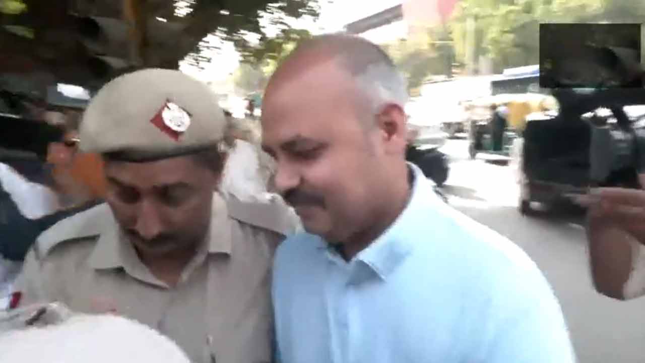 Swati Maliwal case | స్వాతి మాలివాల్‌ కేసు.. బిభవ్‌ కుమార్‌కు 14 రోజుల జ్యుడీషియల్‌ కస్టడీ