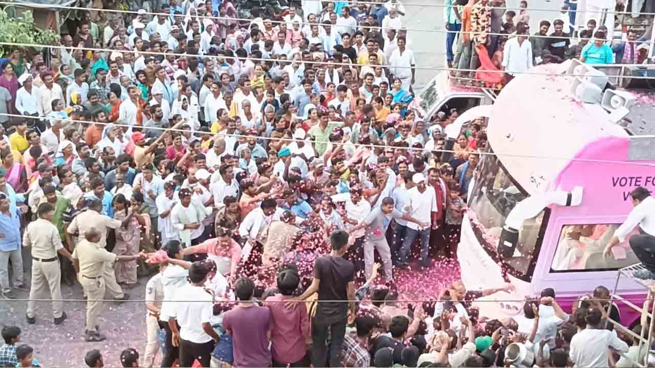 ఉద్యమ నేతకు బ్రహ్మరథం