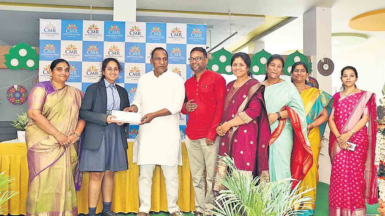 వంద శాతం ఉత్తీర్ణత అభినందనీయం