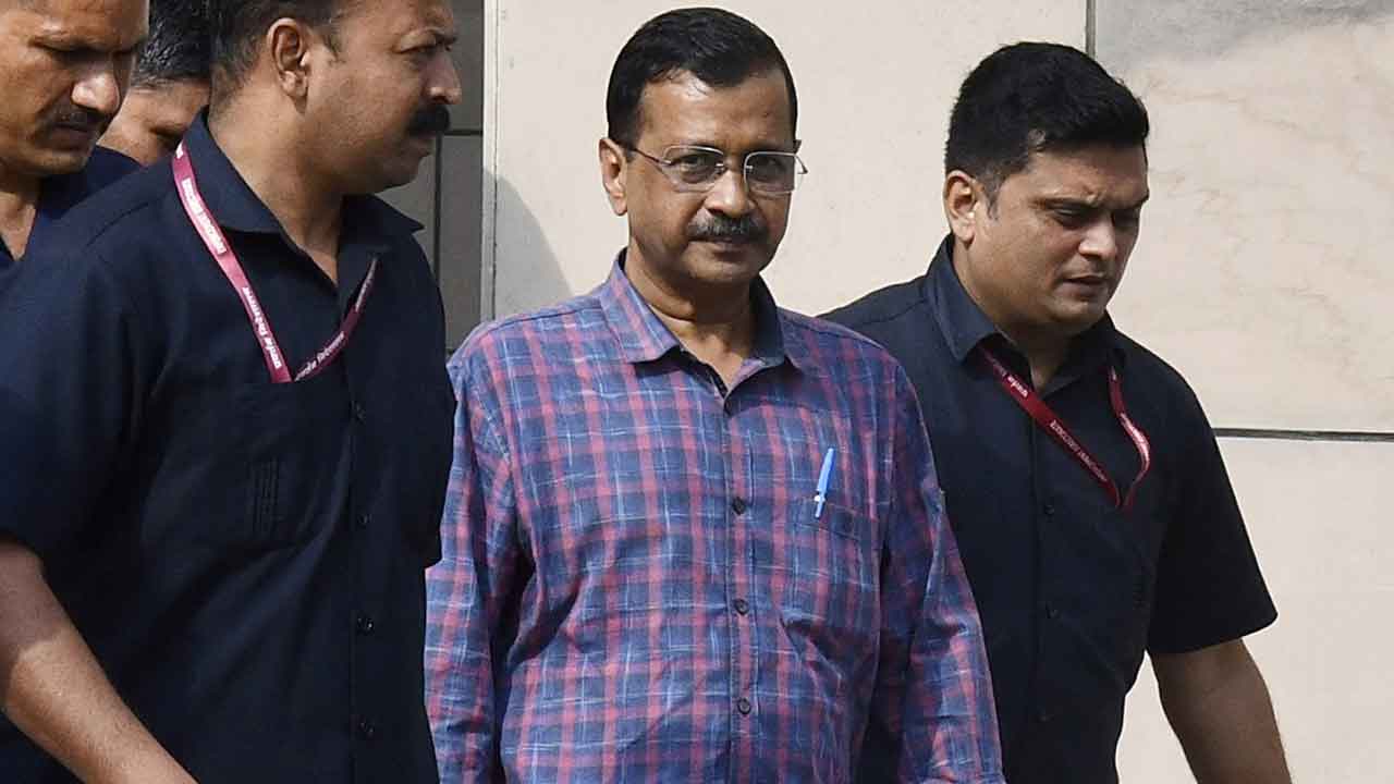 కేజ్రీవాల్‌కు సుప్రీంకోర్టులో ఎదురుదెబ్బ