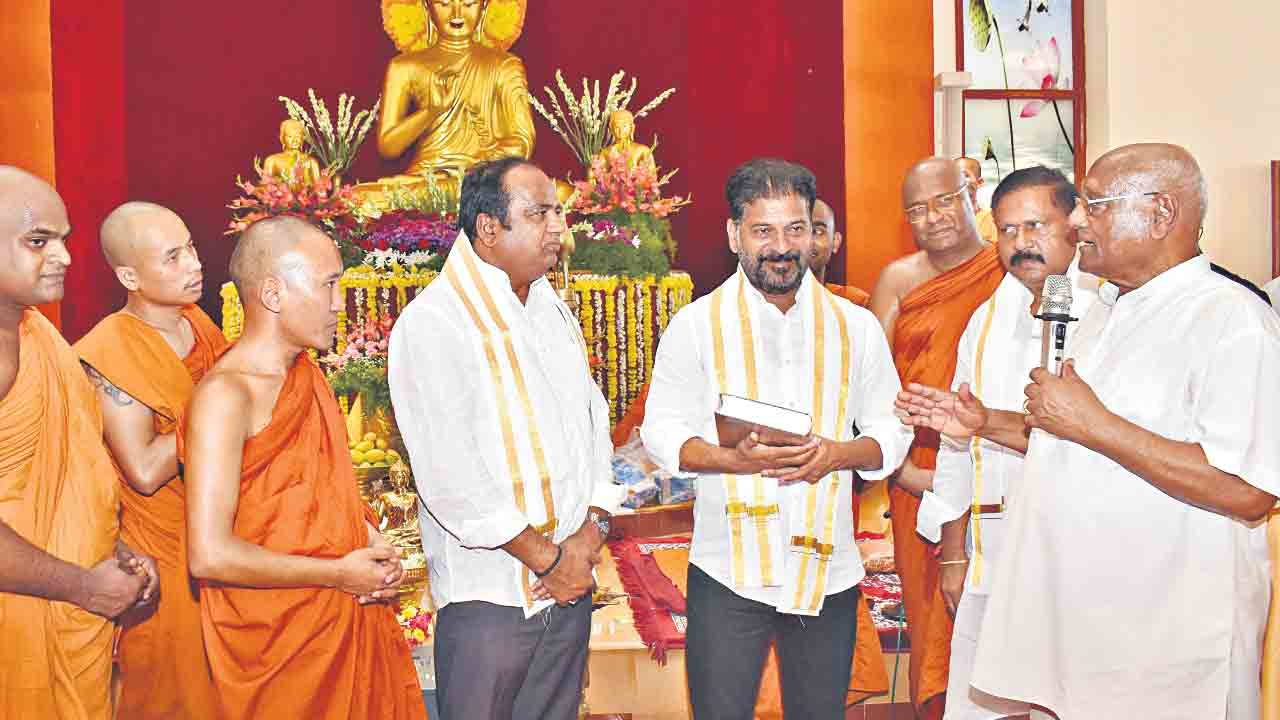 గౌతమ బుద్ధుడి సూచనను ఆదర్శంగా తీసుకోవాలి