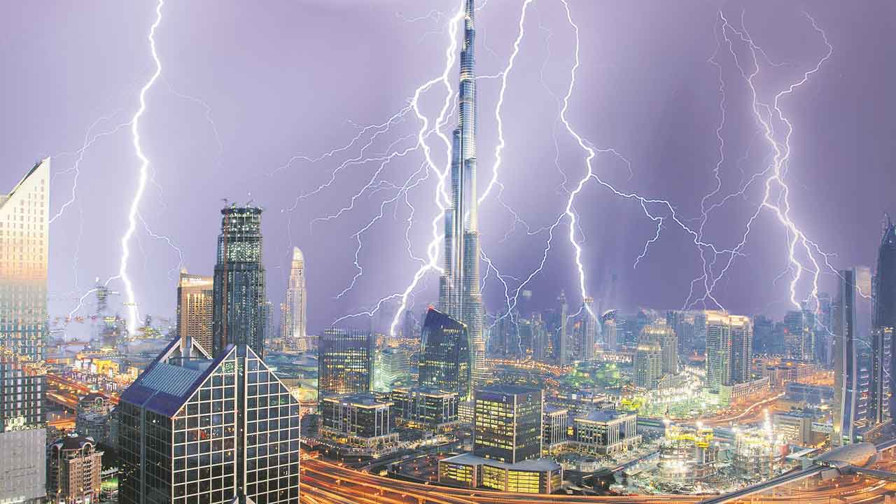 Artificial Rain |  కృత్రిమ వర్షాలు ఎలా కురుస్తాయి? ప్రకృతిని ఎదురించి మనిషి చేసే ప్రయోగాలు మంచివేనా?
