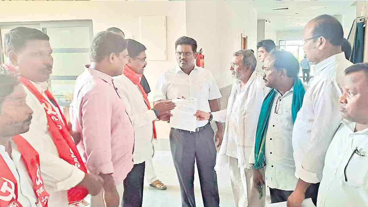 నిందితులపై చర్యలు తీసుకోవాలి