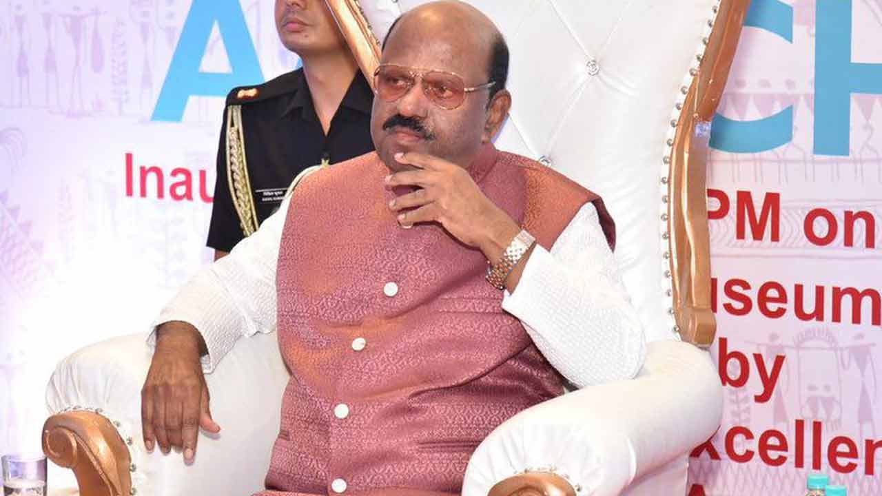 బెంగాల్‌ రాజ్‌భవన్‌ ఉద్యోగులపై కేసు