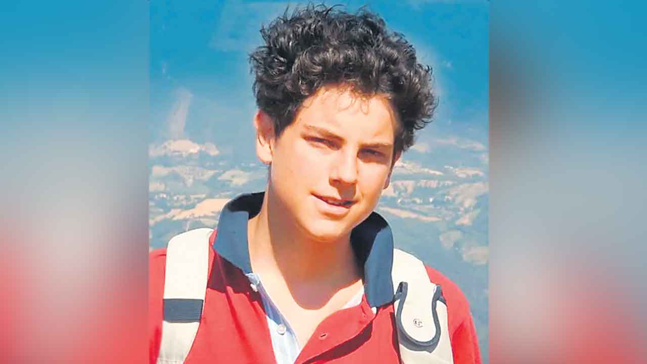 15 ఏండ్ల బాలునికి సెయింట్‌హుడ్‌