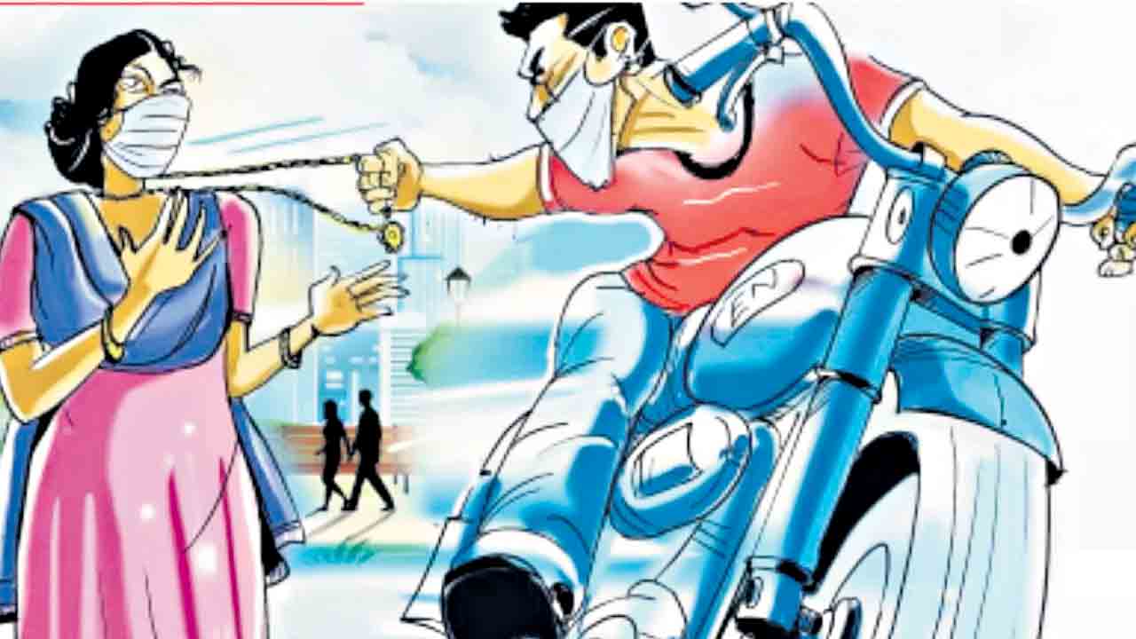 Snachers | సిటీలో సెల్‌ఫోన్ స్నాచర్లు.. శివారుల్లో చైన్‌ స్నాచర్ల హల్‌చల్‌