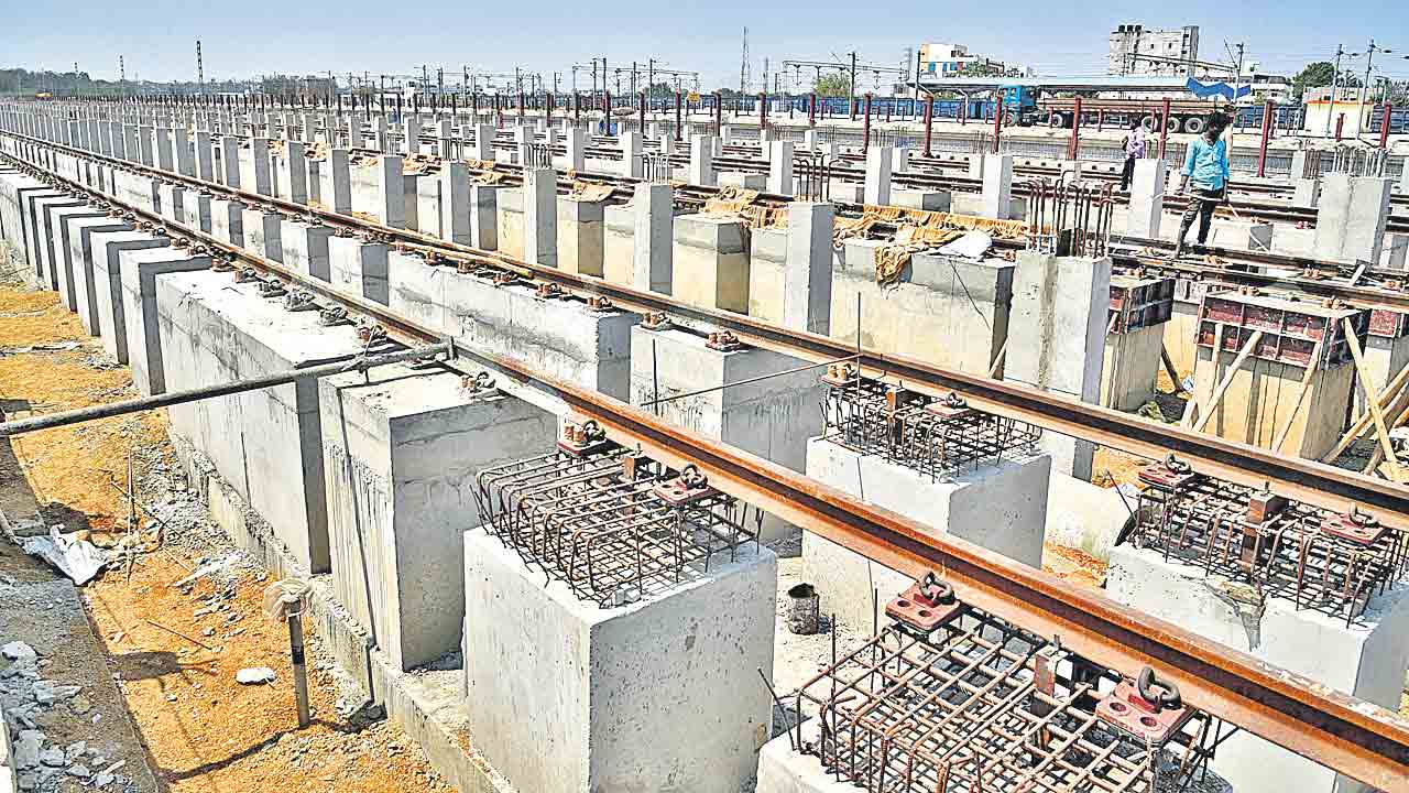 పూర్తయ్యేదెన్నడో.. నత్తనడకన ‘చర్లపల్లి టెర్మినల్‌’