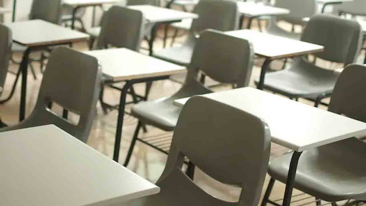 Air Conditioning Facility | స్కూల్‌లో ఏసీ సౌకర్యం ఖర్చులు పేరెంట్స్‌ భరించాలి:   హైకోర్టు