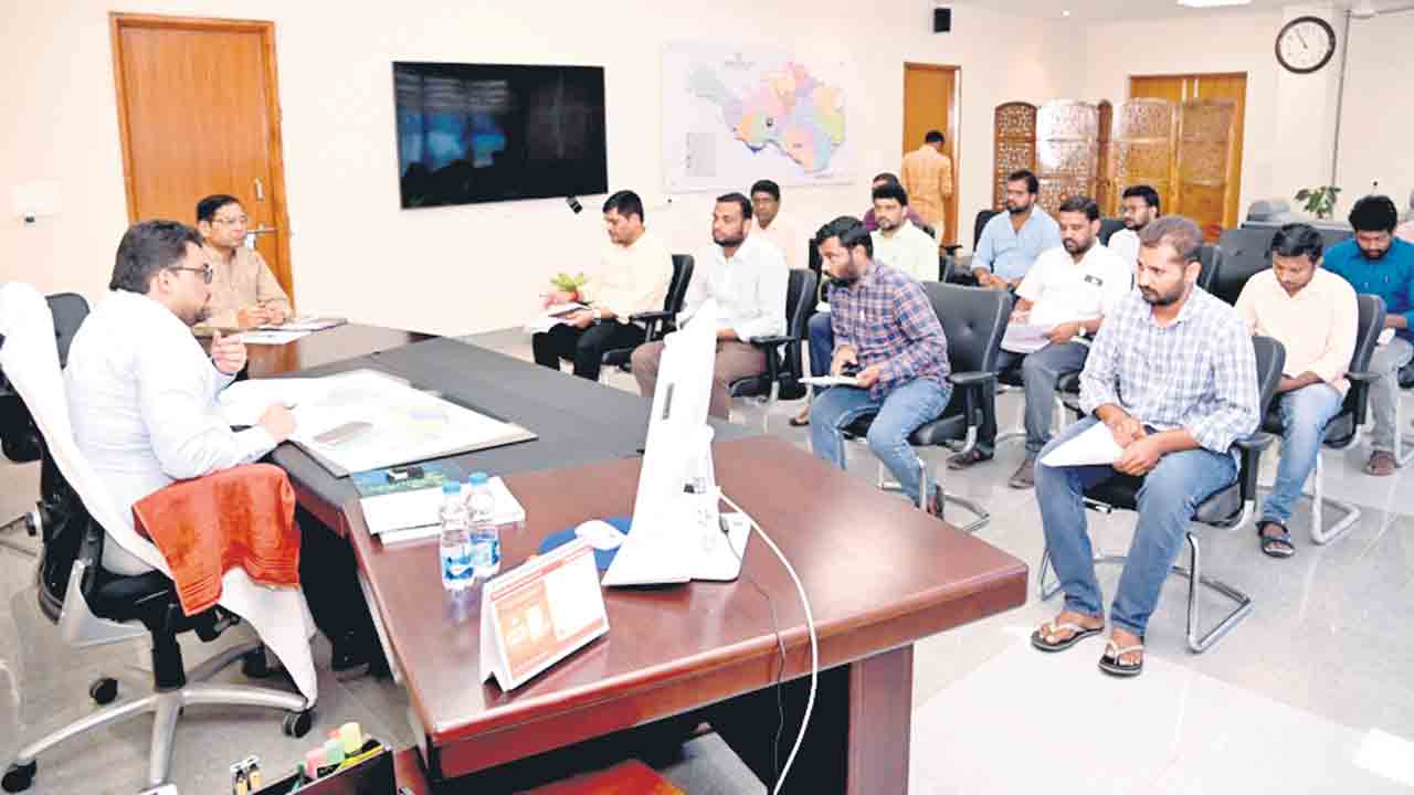 ధాన్యం తరలింపు ప్రక్రియను వేగవంతం చేయాలి