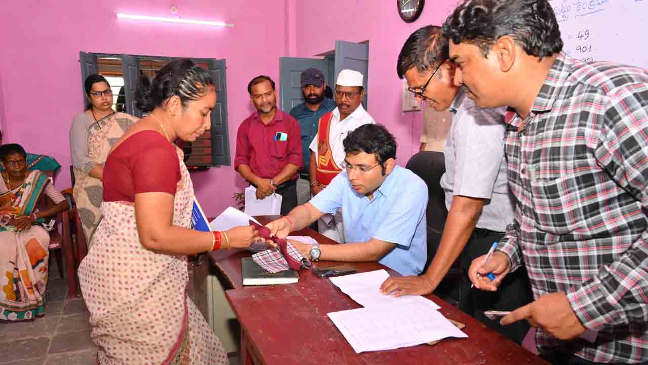 ధాన్యం కొనుగోళ్లను వేగవంతంచేయాలి