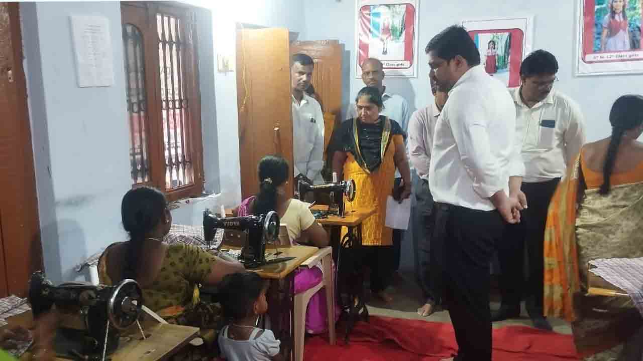 జూన్‌ 12 నాటికి యూనిఫామ్‌ సిద్ధం చేయాలి