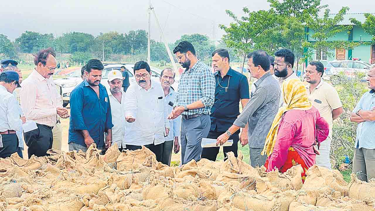 ధాన్యాన్ని త్వరగా మిల్లులకు పంపాలి