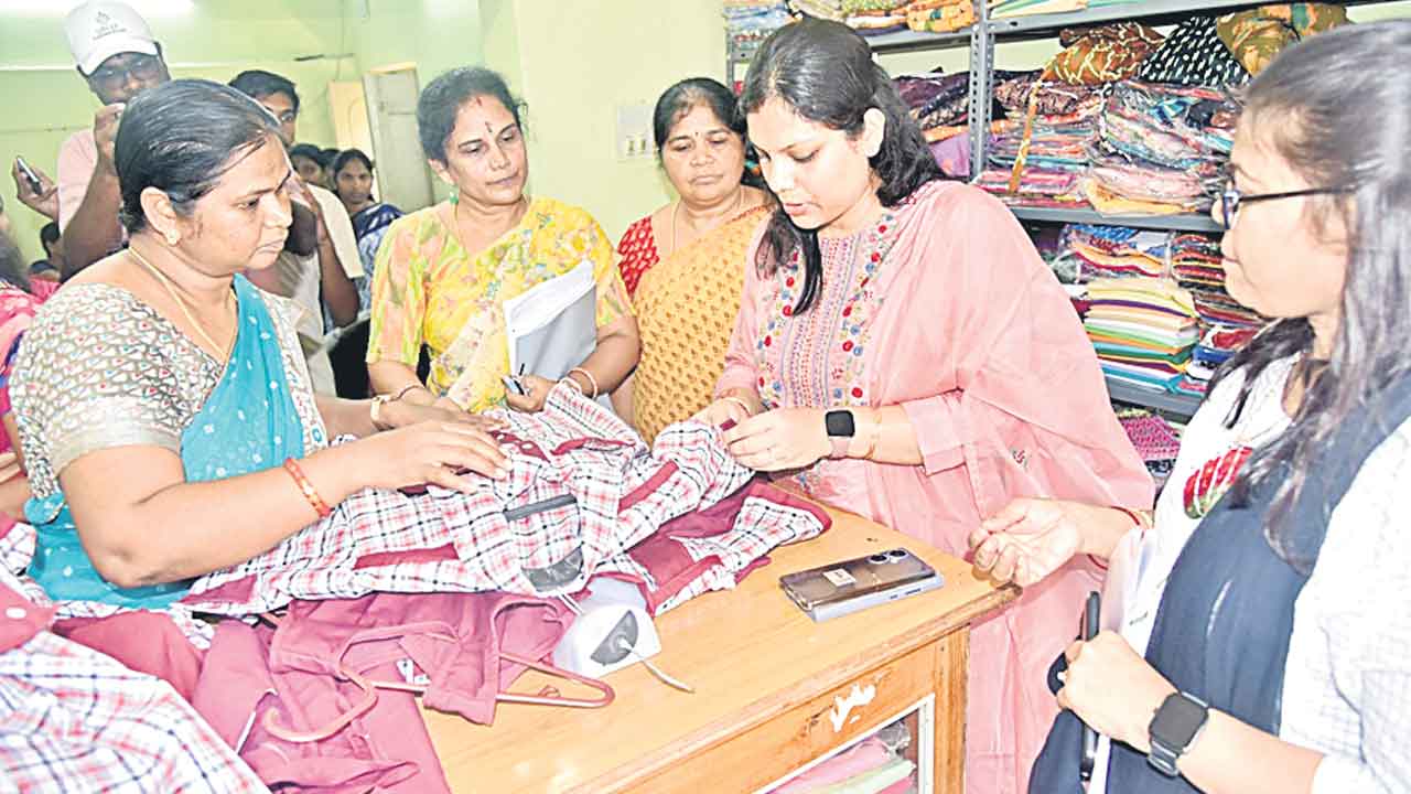 మహిళల ఆర్థికాభివృద్ధికి ప్రభుత్వ తోడ్పాటు