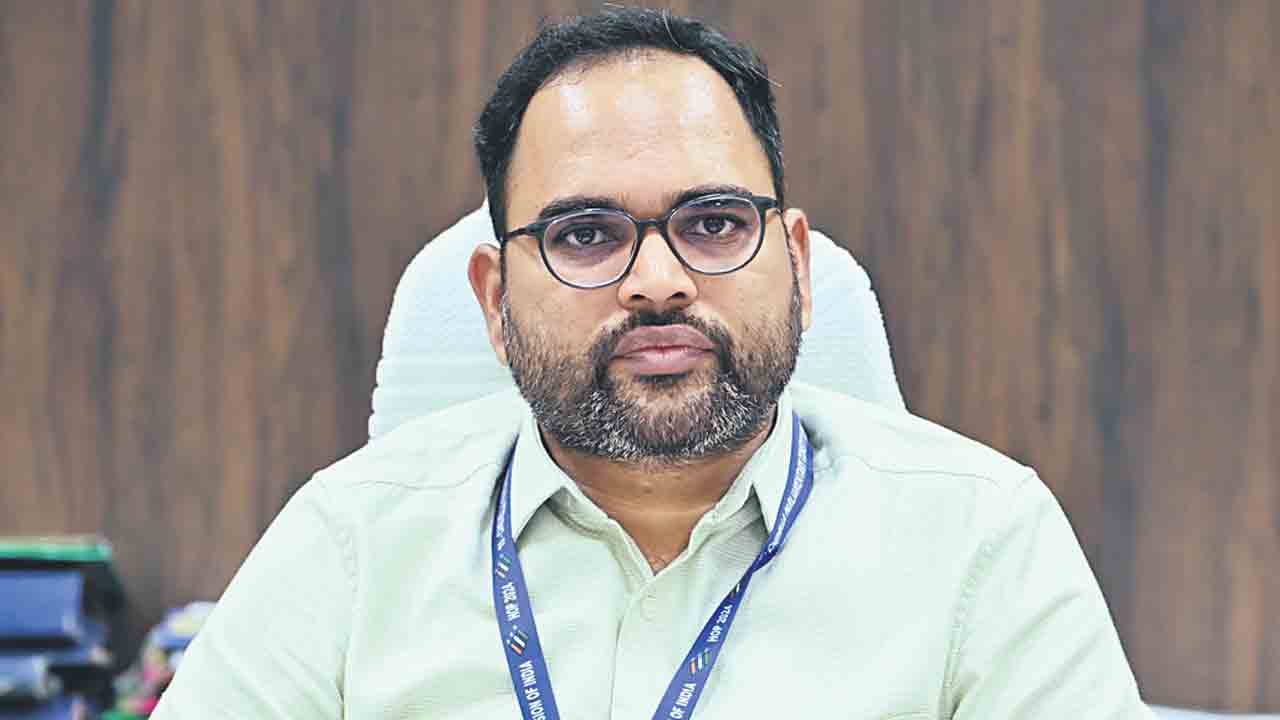 ప్రతి ఒక్కరూ ఓటు హక్కు వినియోగించుకునేలా ఏర్పాట్లు