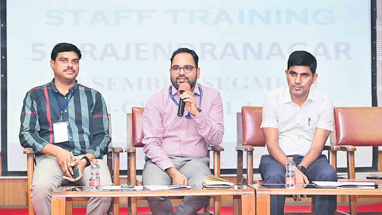 ఆటంకాల్లేకుండా పోలింగ్‌ నిర్వహించాలి