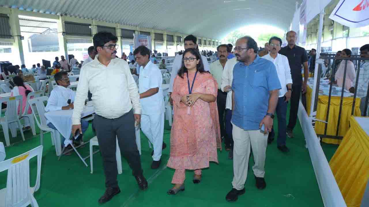 పోలింగ్‌కు ఏర్పాట్లు పూర్తి