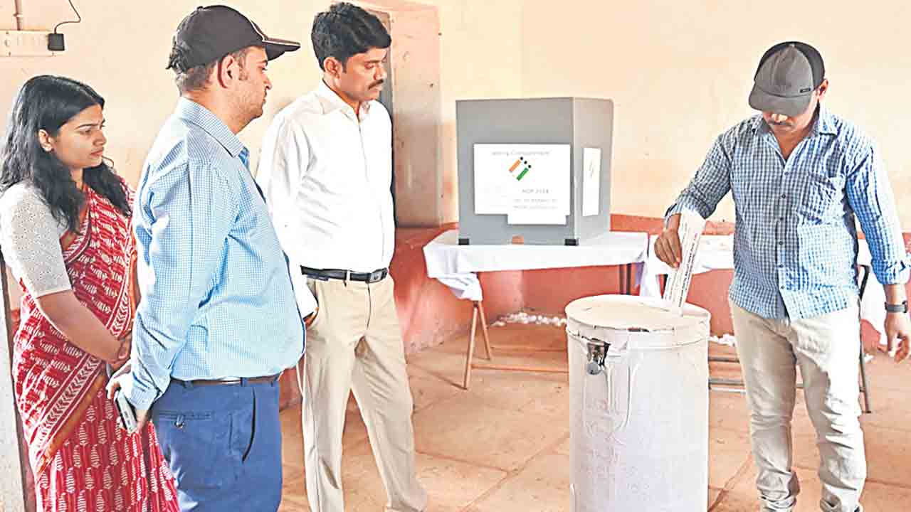 ఎన్నికల విధుల్లో నిర్లక్ష్యం వహించకూడదు