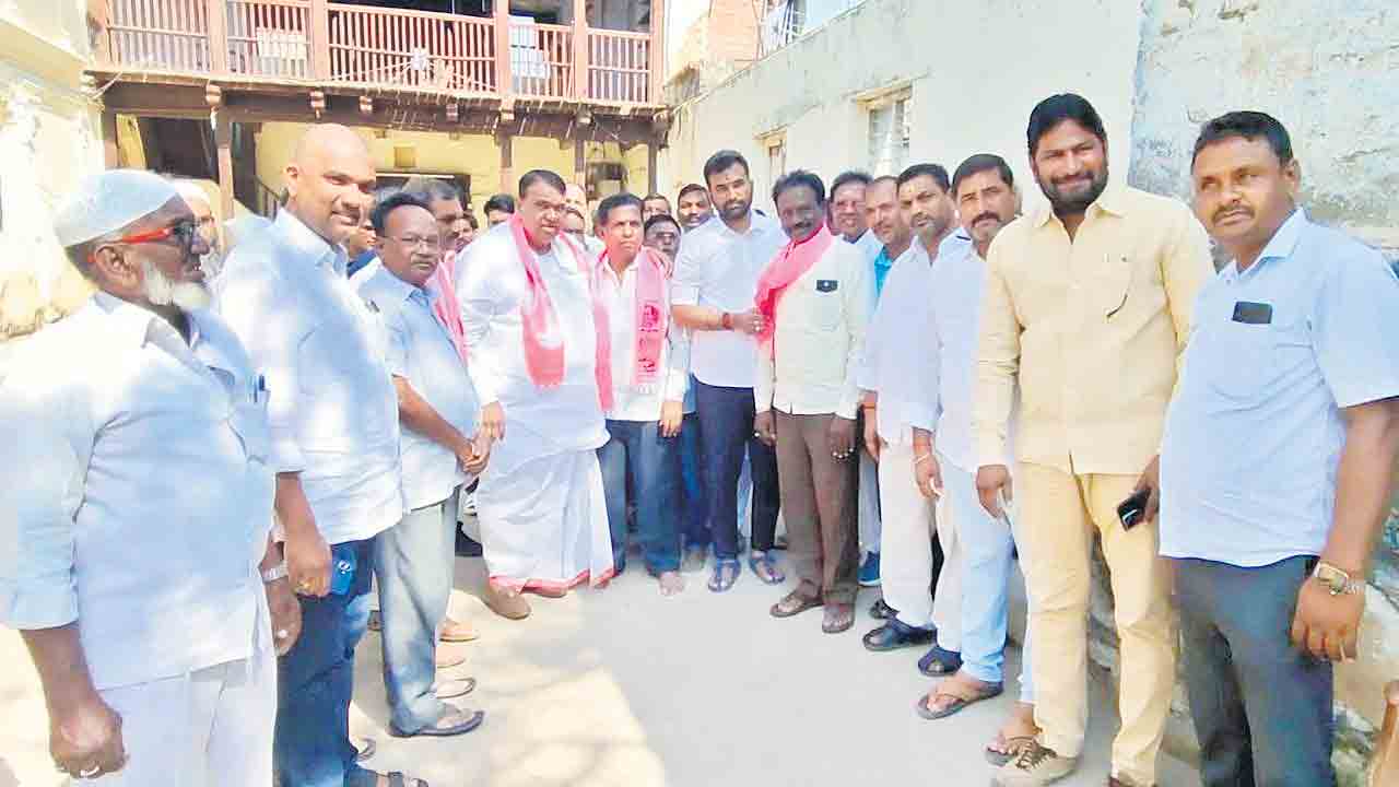 బీఆర్‌ఎస్‌లోకి వలసల జోరు