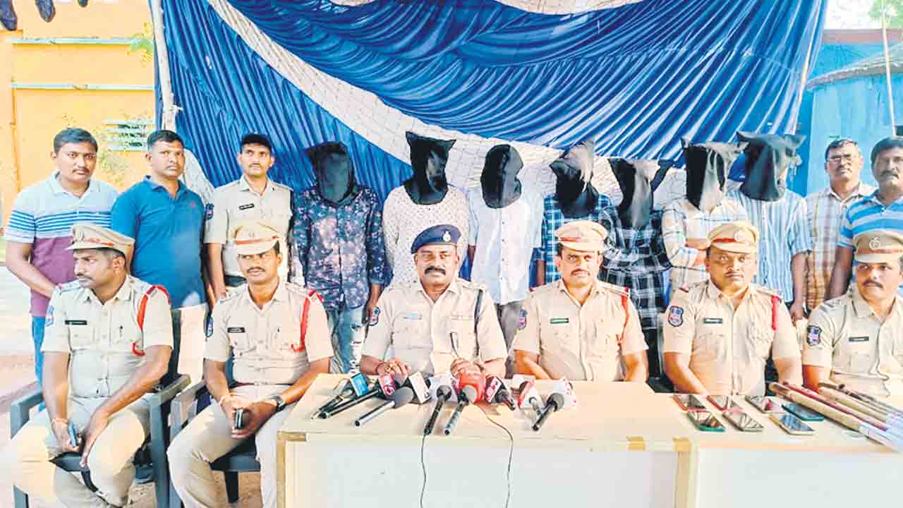 అన్నదమ్ముల హత్యకేసులో ఏడుగురి అరెస్ట్‌