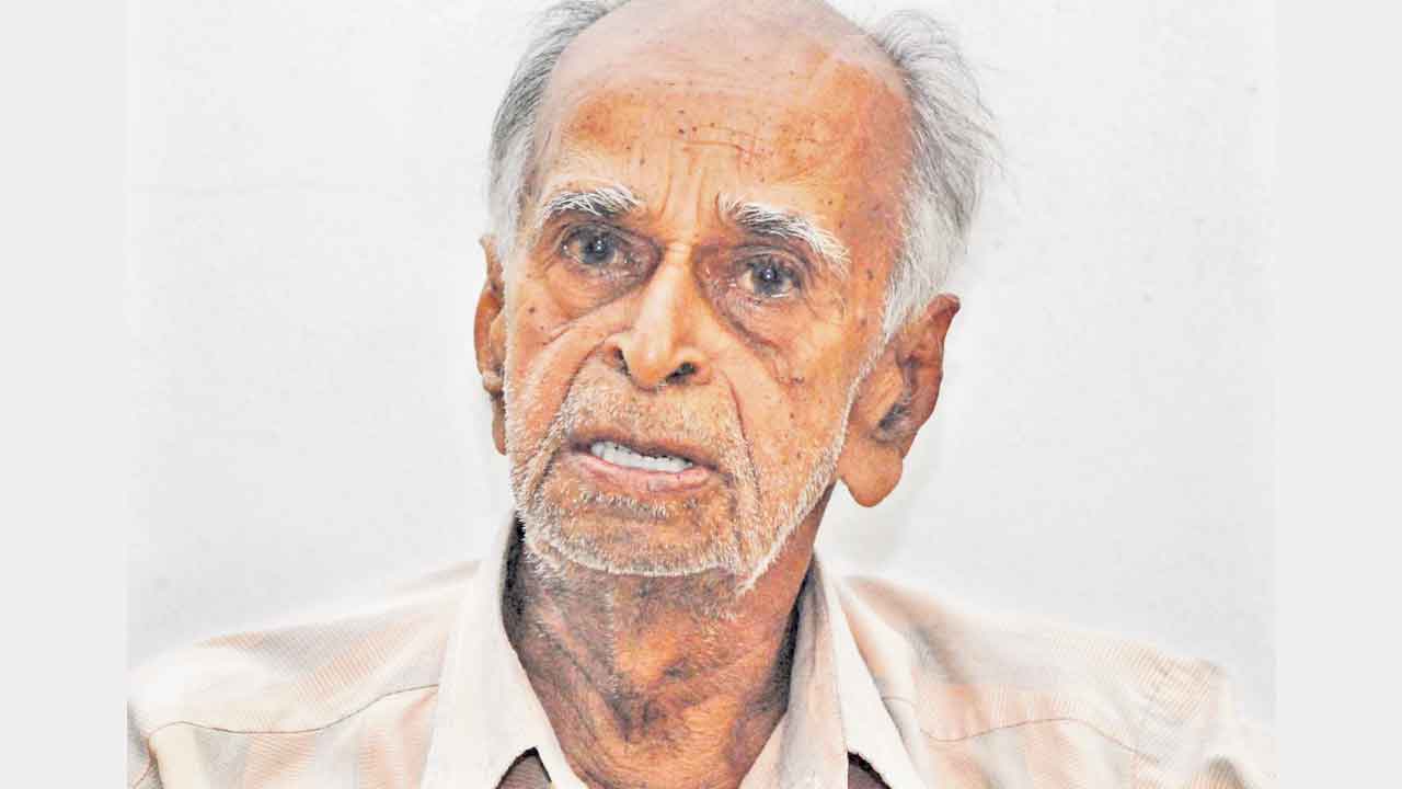 కాకతీయ ‘లోగో’ సృష్టికర్త దెందుకూరి