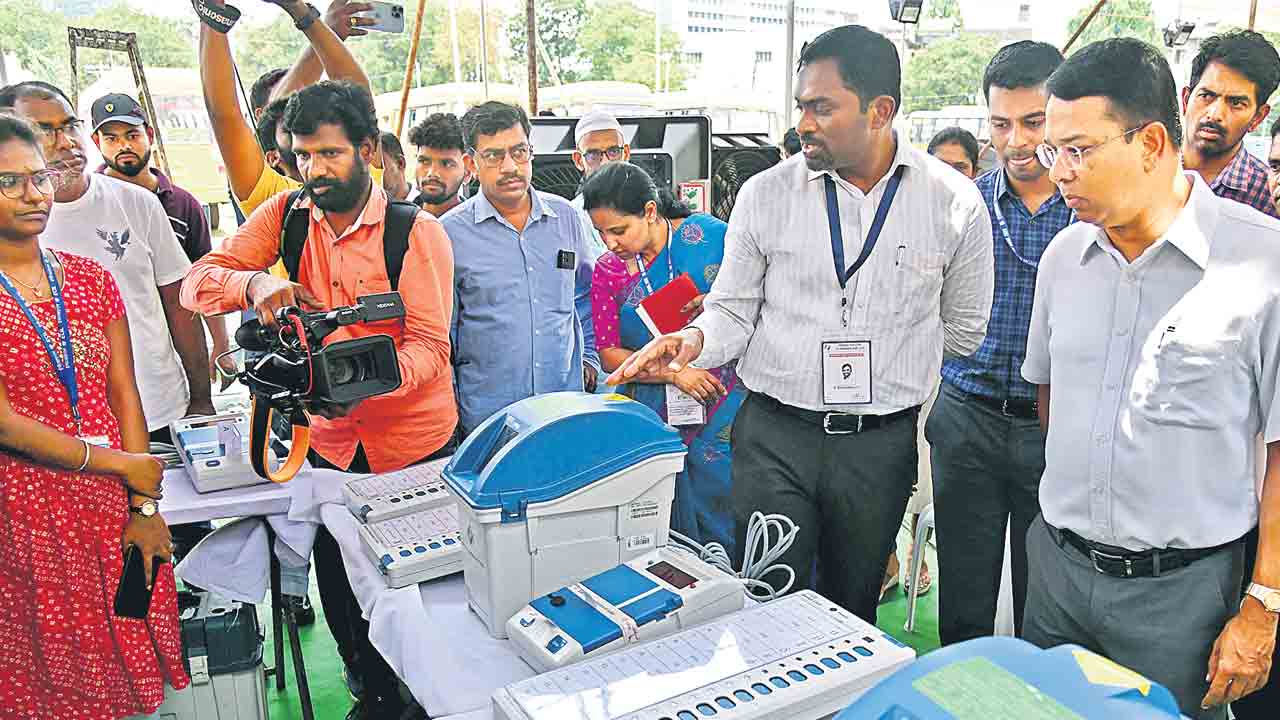 పోలింగ్‌.. ఇయ్యాల్నే