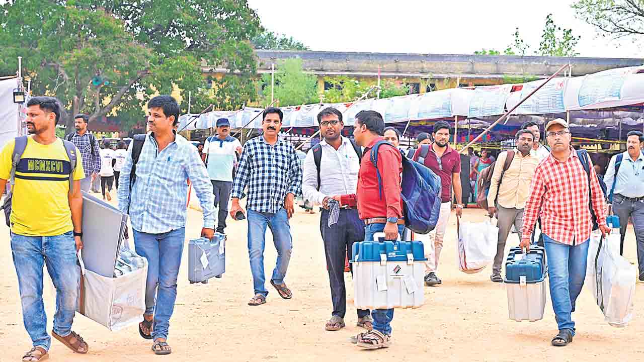 పోలింగ్‌కు వేళాయే