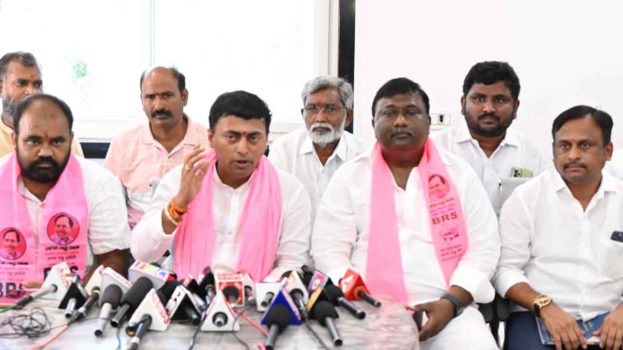 ప్రశ్నించే వాళ్లకు మద్దతివ్వండి