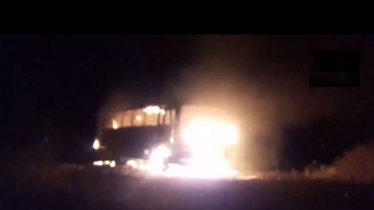 Fire accident | పోలింగ్‌ సిబ్బందిని తీసుకెళ్తున్న బస్సులో మంటలు.. బయటికి దూకి ప్రాణాలు కాపాడుకున్న సిబ్బంది.. Video