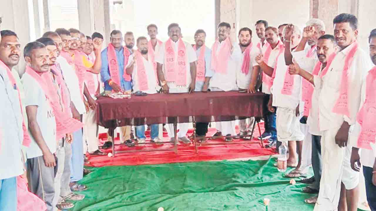 ప్రశ్నించే గొంతుక బాజిరెడ్డిని గెలిపించాలి