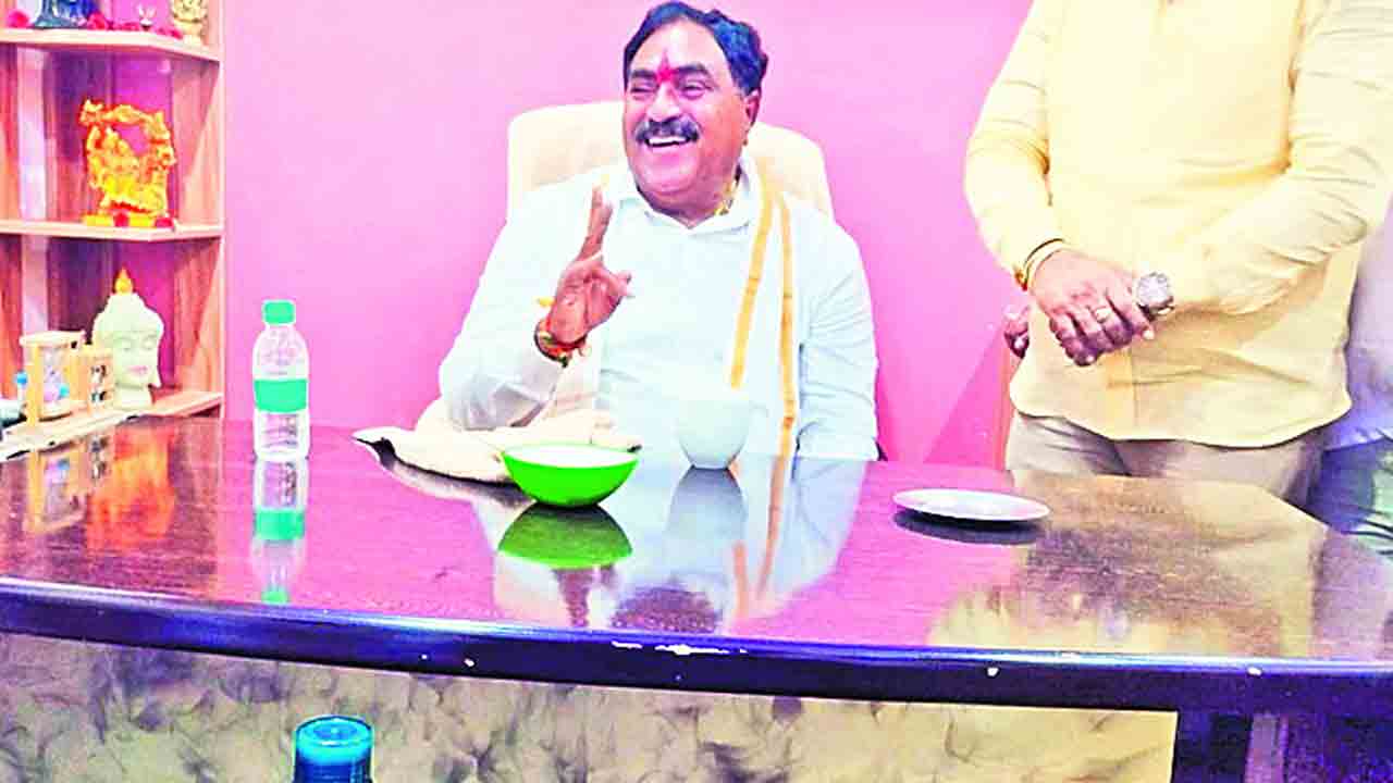 బీఆర్‌ఎస్‌, బీజేపీ మధ్యే పోటీ