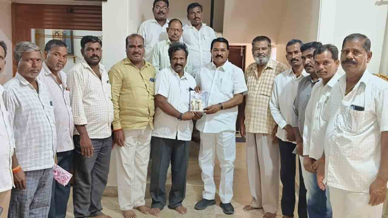 పుస్తక పఠనంతో మరింత జ్ఞానం