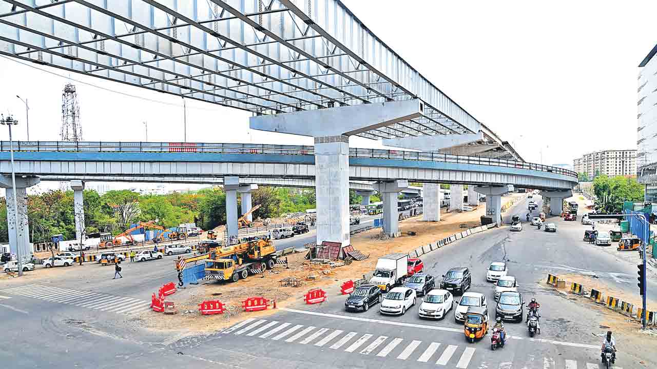 సిటీలో పనులన్నీ బంద్‌