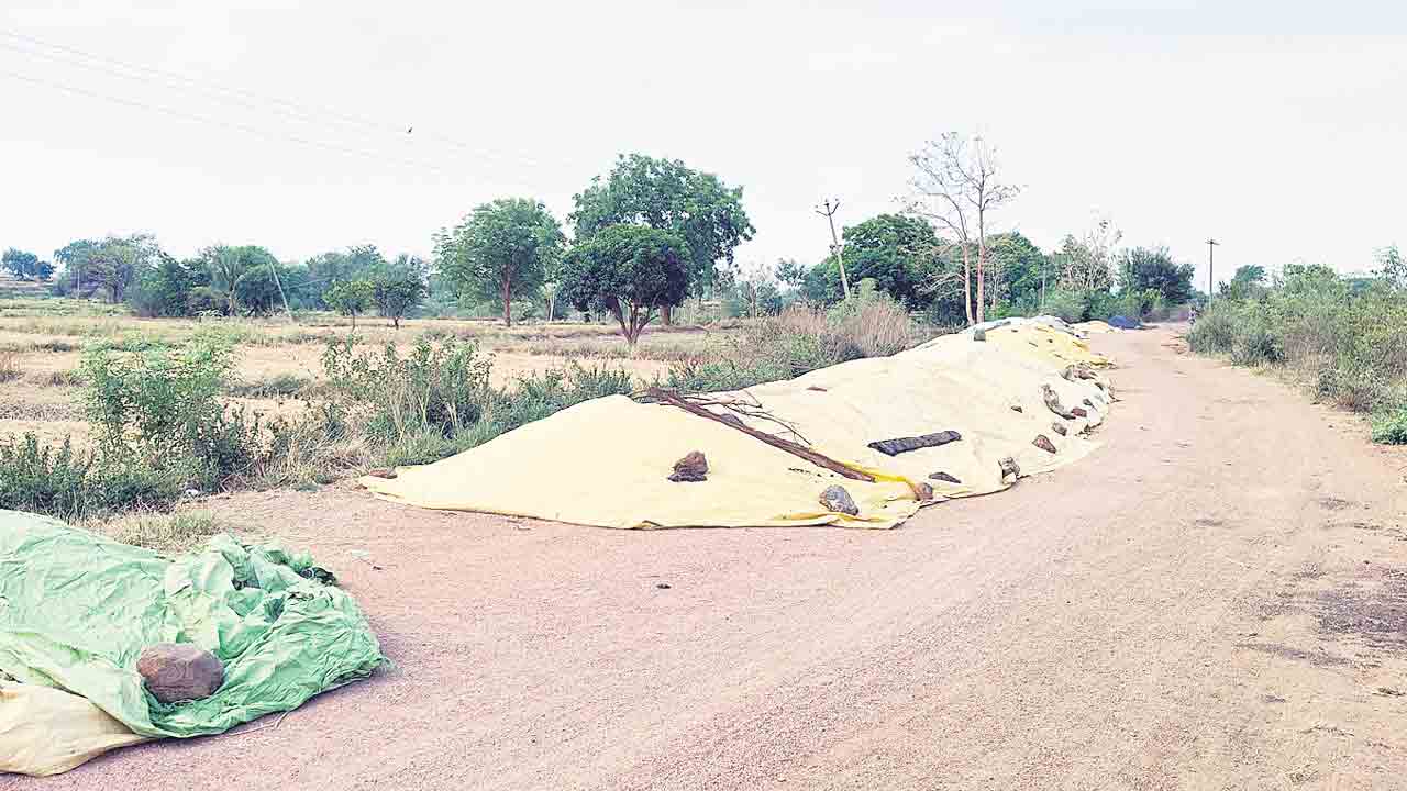ధాన్యం కొనండి మహాప్రభో..