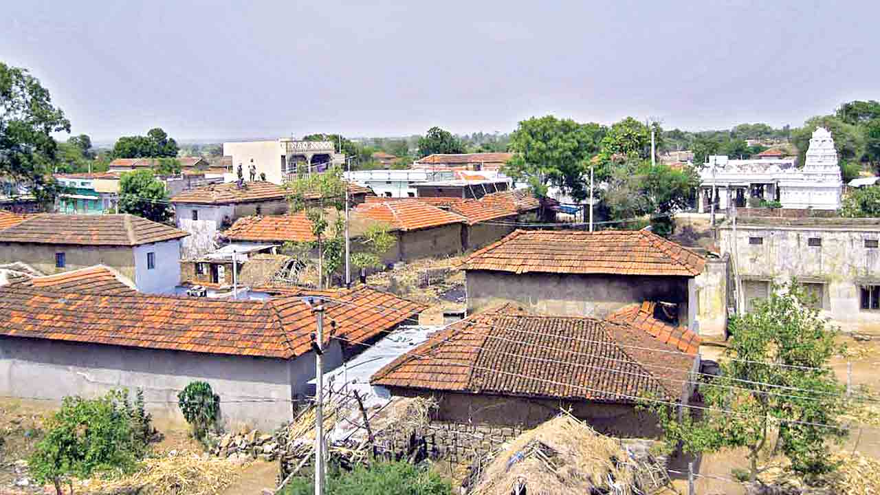 నిన్న ప్రగతి నేడు అధోగతి..