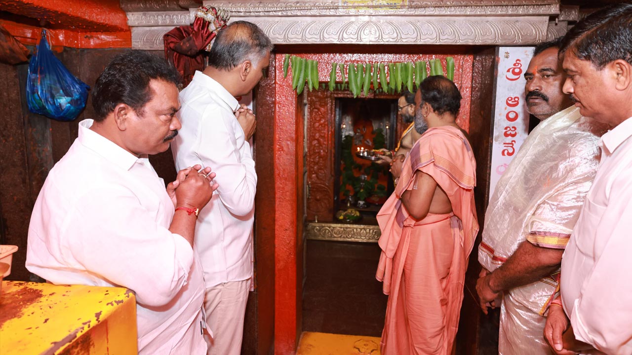 Harish Rao | కొండగట్టు అంజన్నను దర్శించుకున్న మాజీ మంత్రి హరీశ్రావు